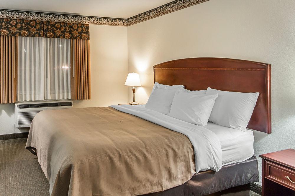 Best Western Nsu Inn Tahlequah Exterior photo